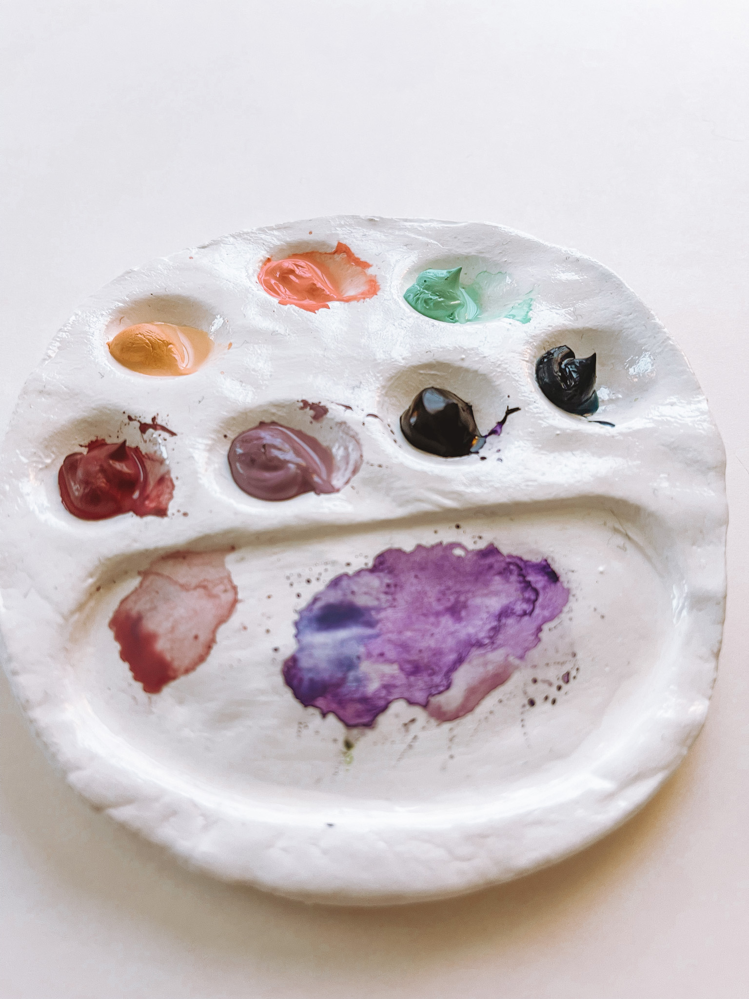 How to Make Paint Palettes with Air Dry Clay - Paper and Stitch